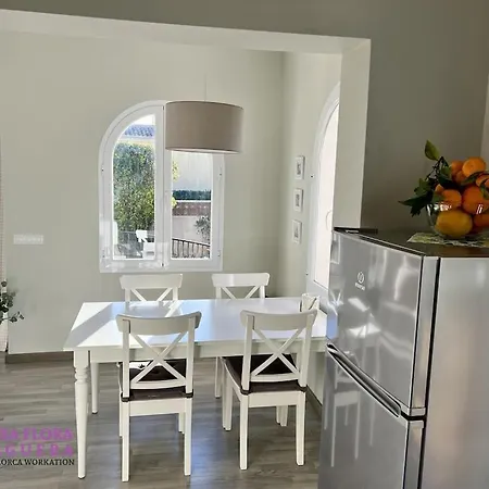 Casa Flora Paguera * باغيرا