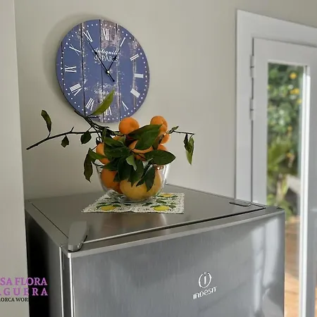 Casa Flora Paguera بيت للعطل *